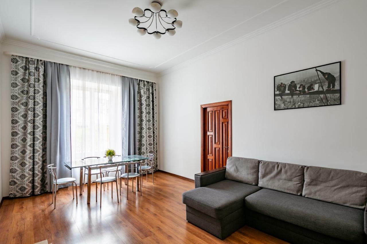 Bv Apartments Exquisite Lviv Buitenkant foto