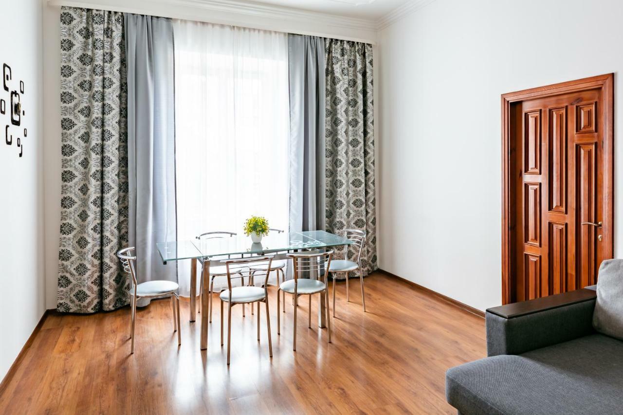Bv Apartments Exquisite Lviv Buitenkant foto
