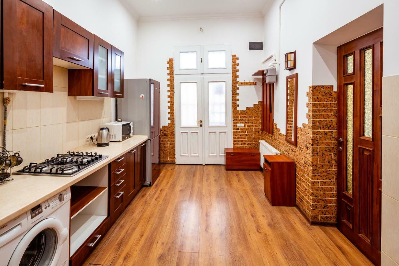 Bv Apartments Exquisite Lviv Buitenkant foto